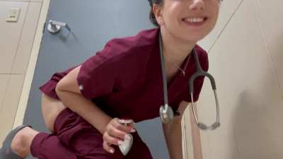 I think I have too much fun in the work bathroom [GIF]