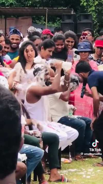 අවුරුදු සිරි