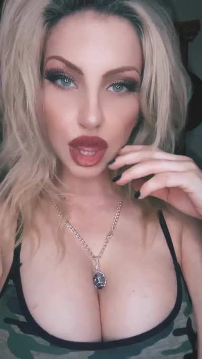Sexy blonde 