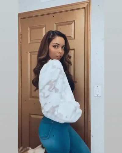 Tara (@thatpersiangirltaraa)