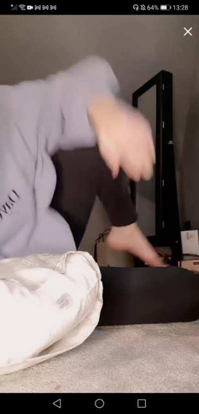Shows soles on live @gemmalouise030