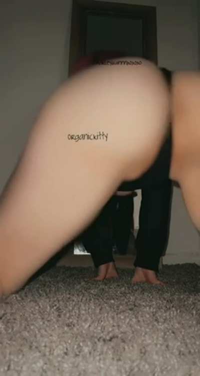 Taking a poll to see how many men like my bouncing booty 🍑