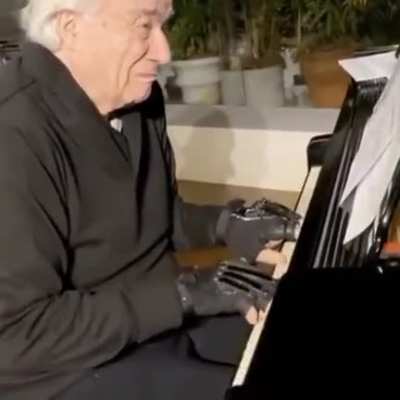 Acclaimed Brazilian pianist, Jo&atilde;o, plays the piano for the first time in 20 years, with the help of custom built bionic gloves that were made for him. Due to a degenerative diseases, he has managed to play with only his thumbs for decades. Here he is now,