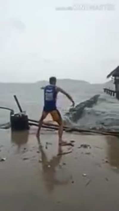 Ph&iuml;łlįp Pīň&oslash;, The Modern-Day Water Bender