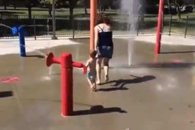 "How cool... mom took me to the waterpark!"