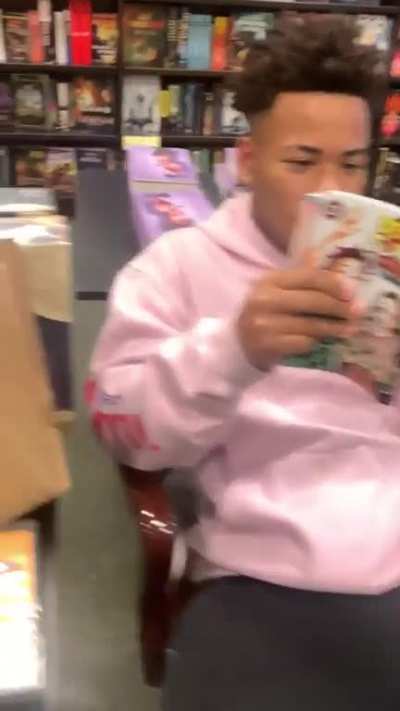 POV: you catch me lacking at the library