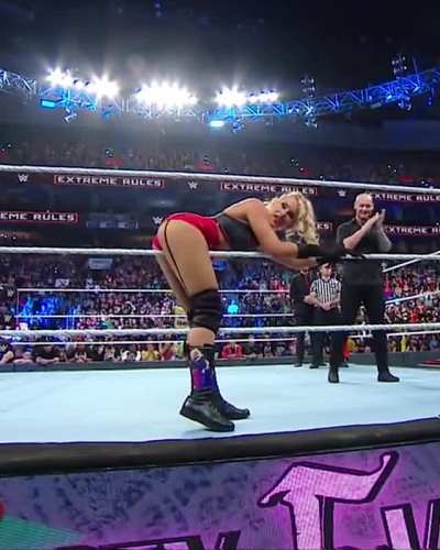 Lacey Evans