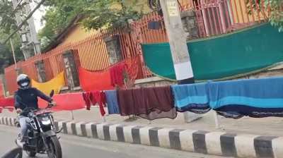 In addition to these colourful decorations, they also bless us with amazing smell of food by cooking and sleeping on footpath😍