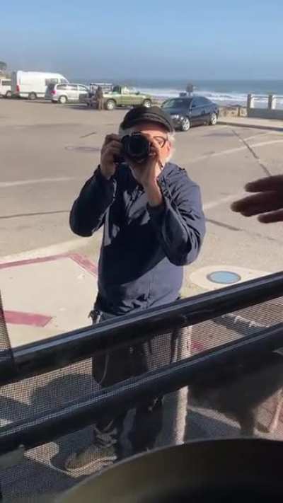 Psycho Customer Loses It After Ordering a Sandwich and Being Asked if He Wanted to Leave a Tip