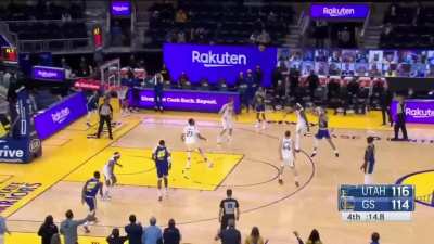 [Highlight] Curry hits the clutch three to get the Warriors the lead with 13 seconds left