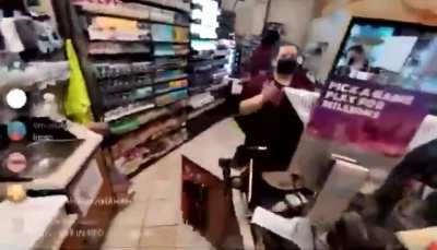 Alt-Right Twitch streamer harasses and bullies employees for asking him to wear a mask