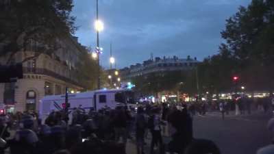 Different behavior of people in France and Poland during the Israel-Palestine war