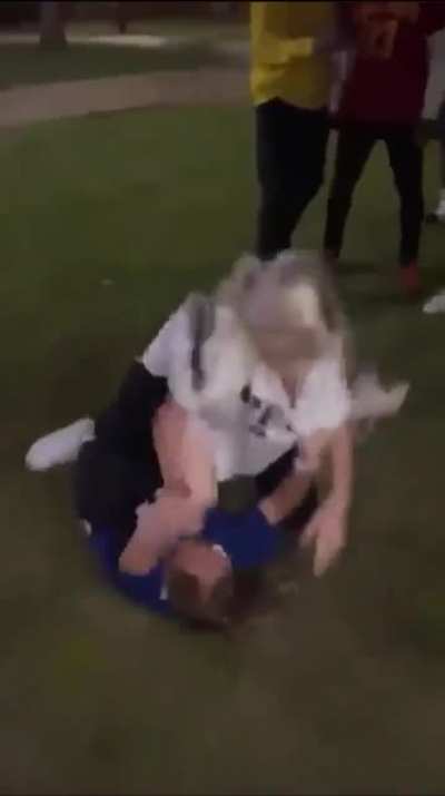 White girl got hands #Girlfight