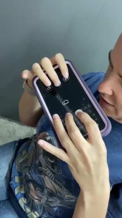 how apple help blind people in using iphone