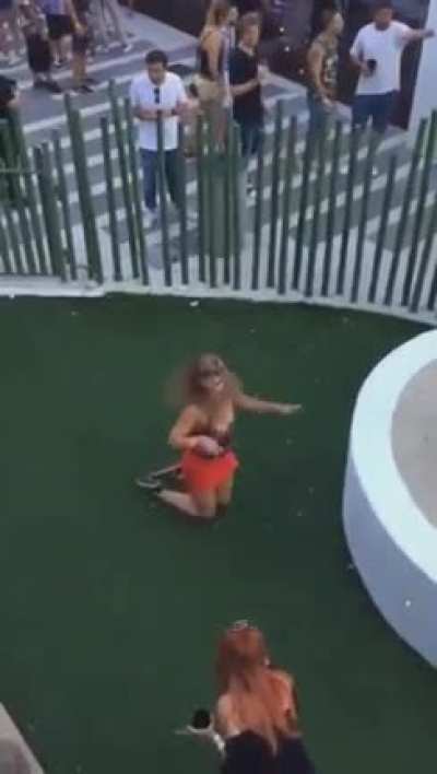HMC she try to get up on the tree and unfortunately that what happened