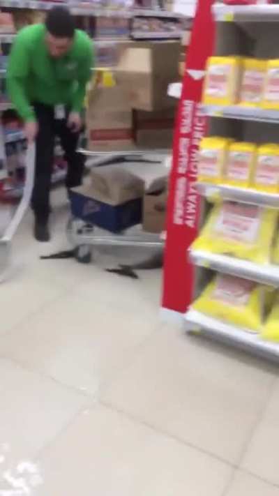 Real Life Death Stranding event in a grocery store.
