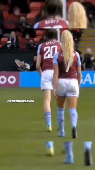 She intentionally hit her opponent.
