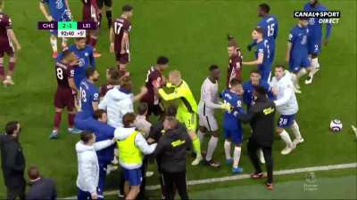 "Fight" between Chelsea and Leicester players