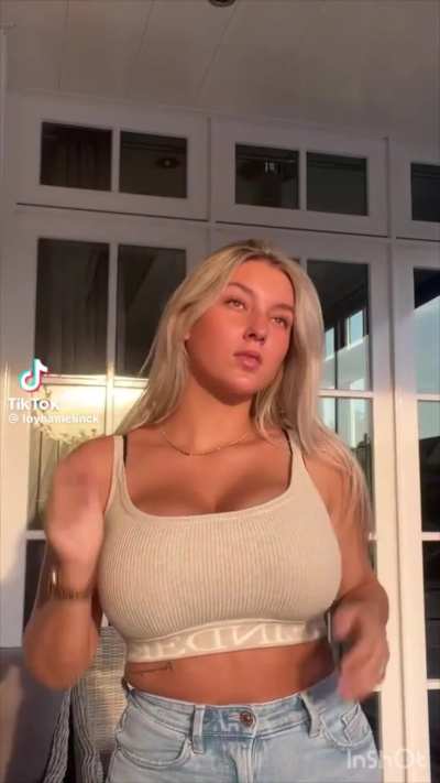 Joi: Loy Hamelinck 