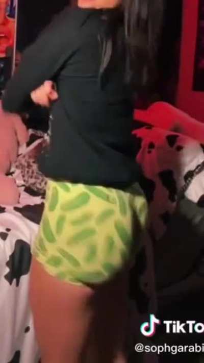 She&rsquo;s Back! 🍑💁🏻&zwj;♀️ Soph the Bubble Butt Thot