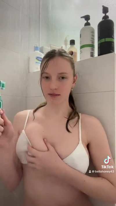 @bellahoney17