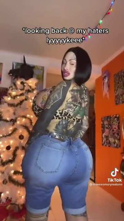 You may not like it, but this is what the ideal woman looks like.