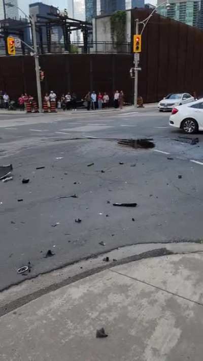 witnessed a car crash at lakeshore and Rees today. CRV ran red light and t-boned a Rolls Royce. Driver of the CRV fled after the crash without anyone noticing.