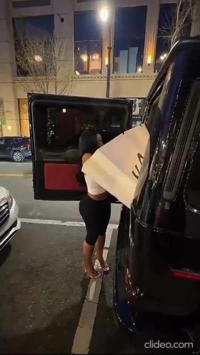 Rich B!tch