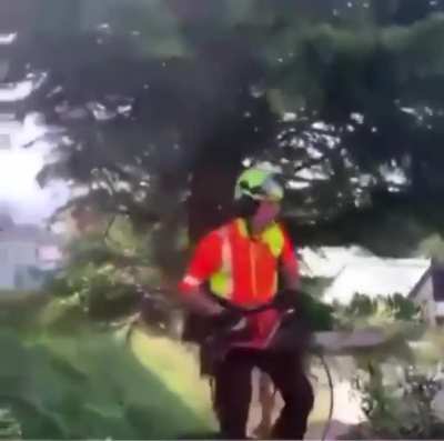 Ser&aacute; que pode usar como paraquedas ?