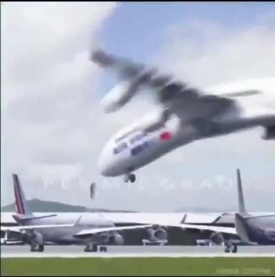 avião embrazando