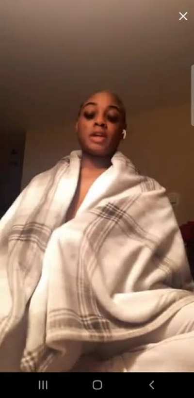 TikTok live flash