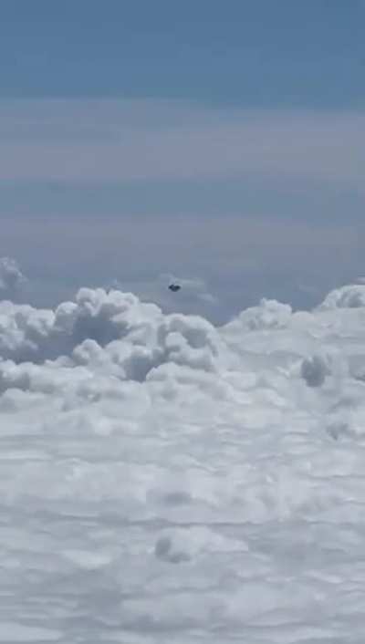 Flying saucer captured on video over Columbia two weeks ago.