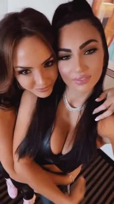 Cassie Lee &amp;amp; Jessica McKay 😍
