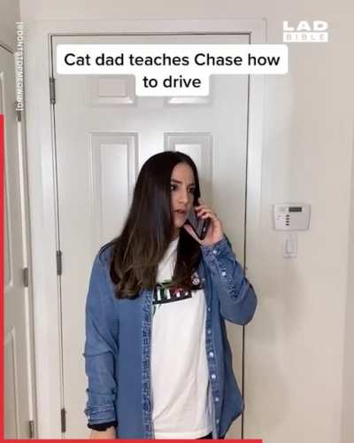 This guy is ultimate cat dady 😂