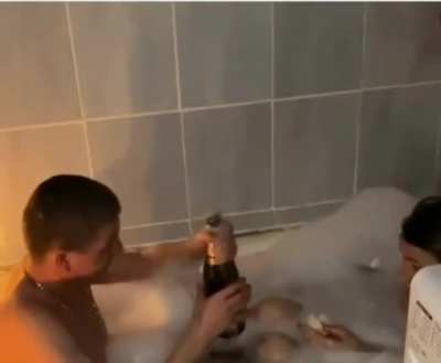 Романтика, йоптыть.