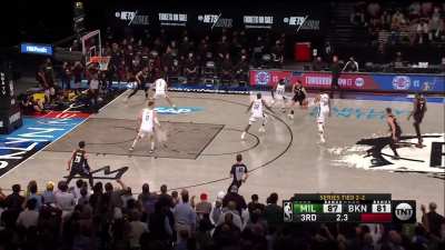 [Highlight] Joe Harris puts up an airball to end the third quarter