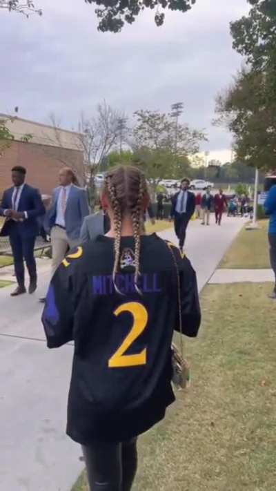 Beautiful Queen Giving Her Football King A Kiss Before The Gameð¸ð¼ð¤´ð¿ð¥