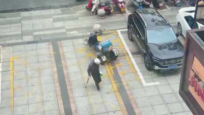 这就是中国之他的配送时间要求跟普通外卖小哥一样吗？