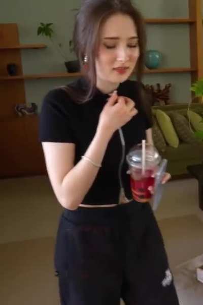 Tina's cute outfit