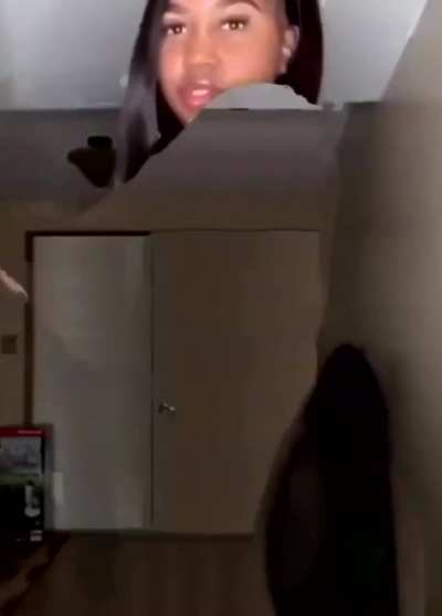 me as evelynn hiding in the botlane tribush watching my botlane get ganked by the 14/2 olaf that i fed earlier 🏃&zwj;♀️🤭