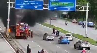 Myvi tengok api, Myvi langgar Myvi tengok api, Myvi tengok Myvi langgar Myvi tengok api