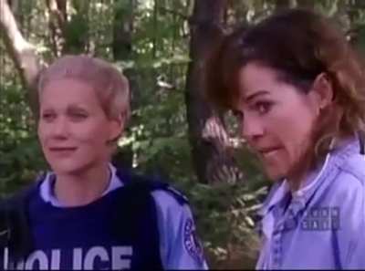 Cherilee Taylor &amp;amp; Grant Nickalls - Paradise Falls s1e05 (CA2001) (3/3) - hiking