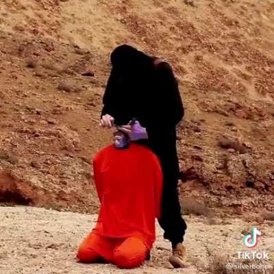 Does anyone know the name of the nasheed in the background?