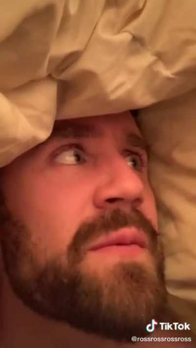 So fuckin' cramped in here!