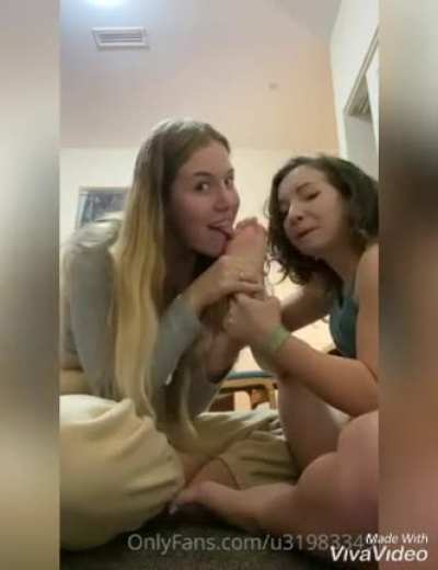 oMGeee &amp;amp; bff feet worship