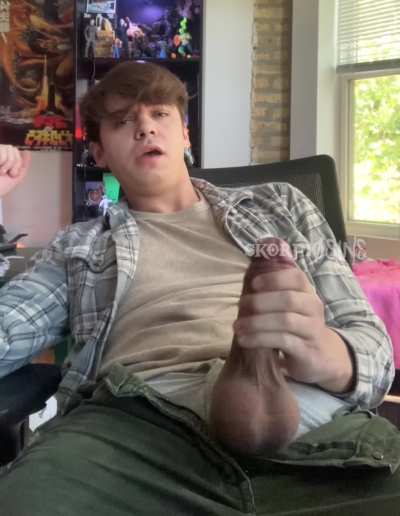 Stroking for the camera because I&rsquo;m a good boy