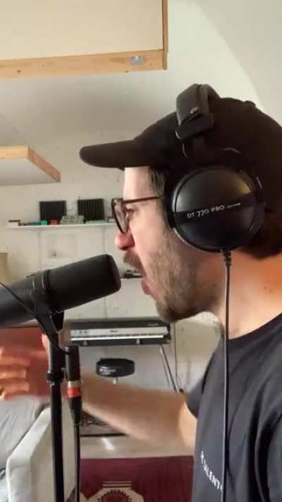 How to &bdquo;Rage Against the Machine&ldquo; in 60 seconds [clean]