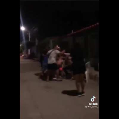Es un video troll. De un tiroteo