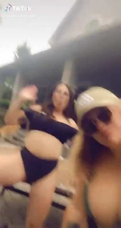 @melissalatreille