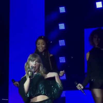 Shake that ass you beauty